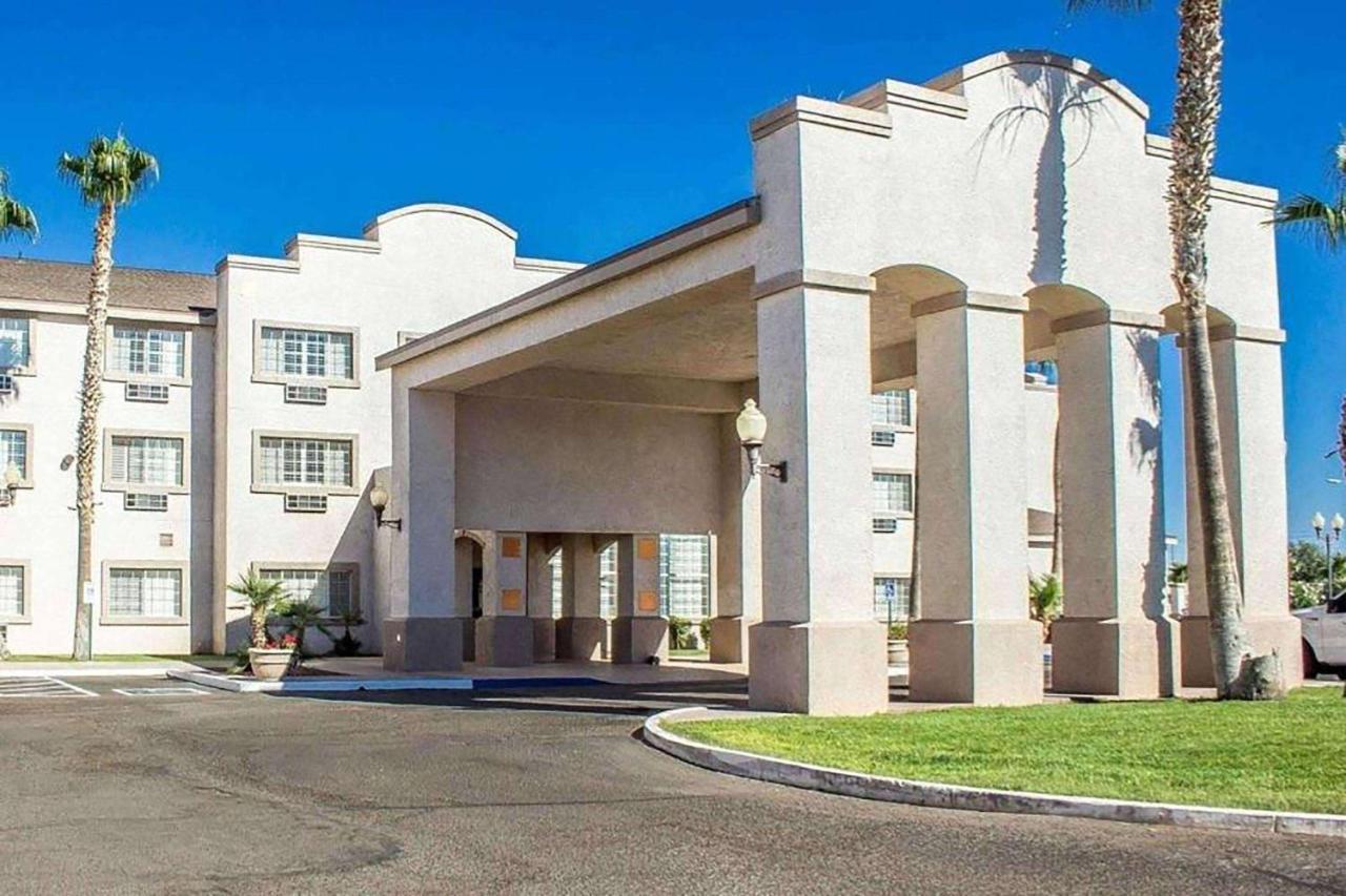 Baymont By Wyndham Safford Hotel Exterior photo