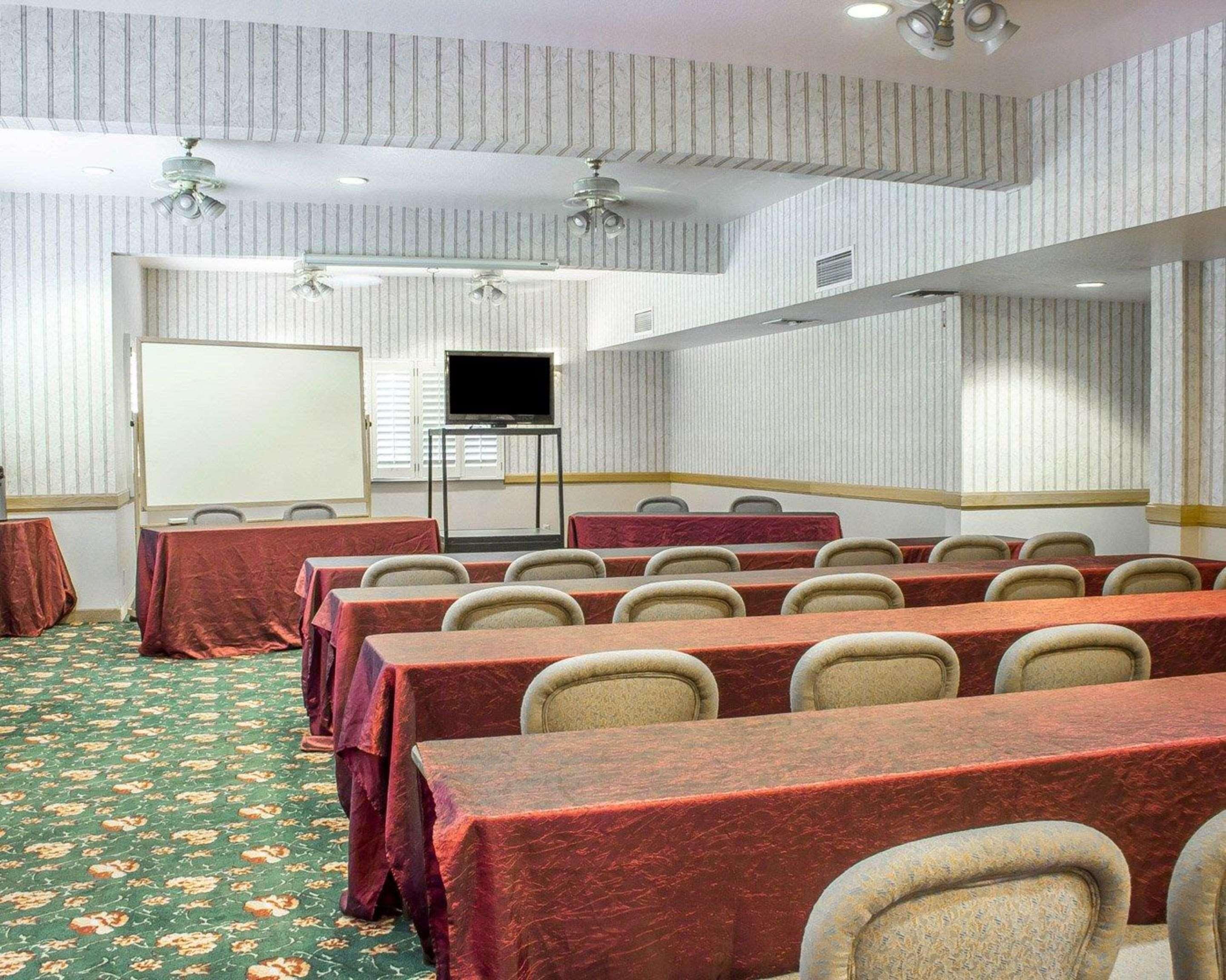 Baymont By Wyndham Safford Hotel Exterior photo