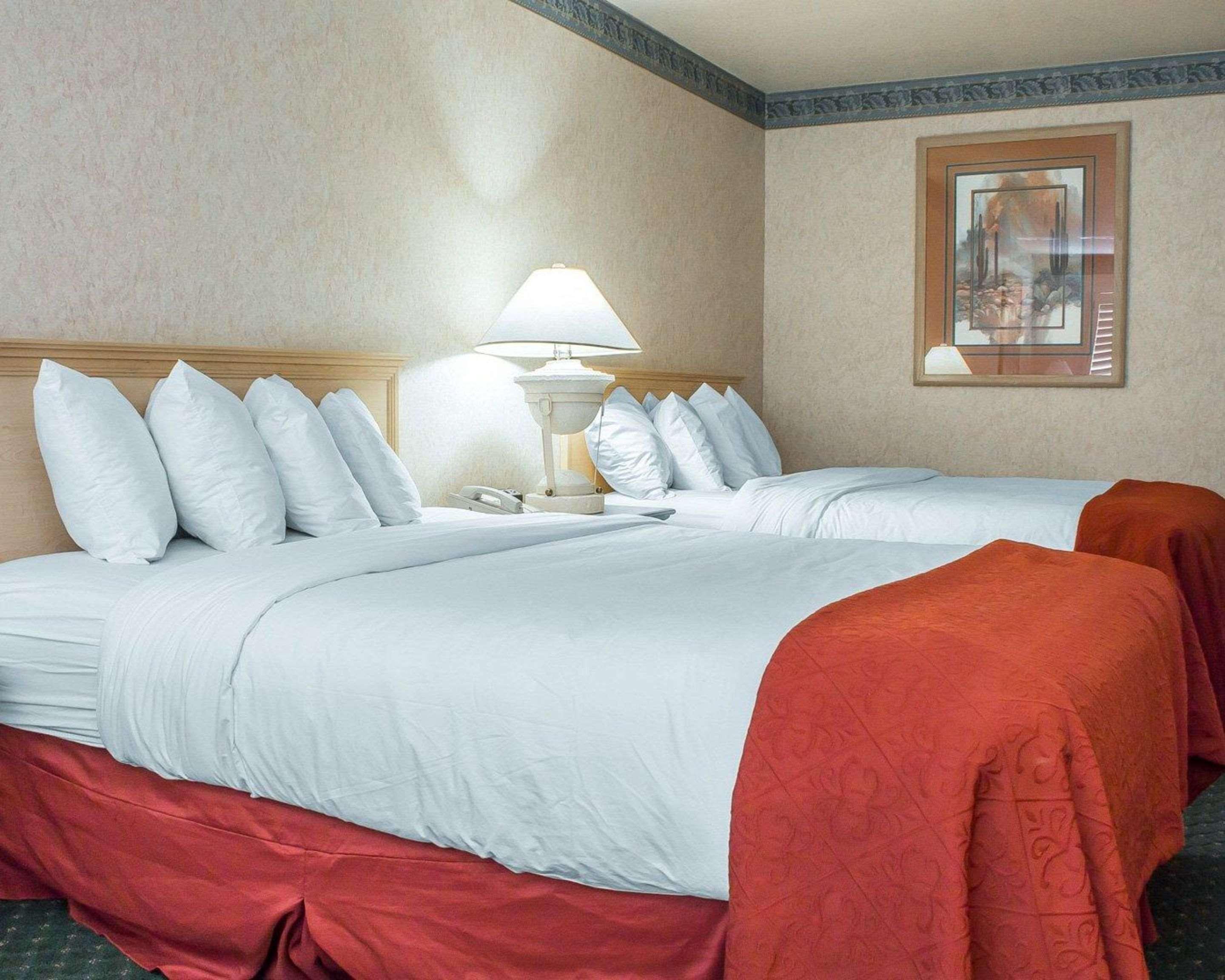 Baymont By Wyndham Safford Hotel Exterior photo