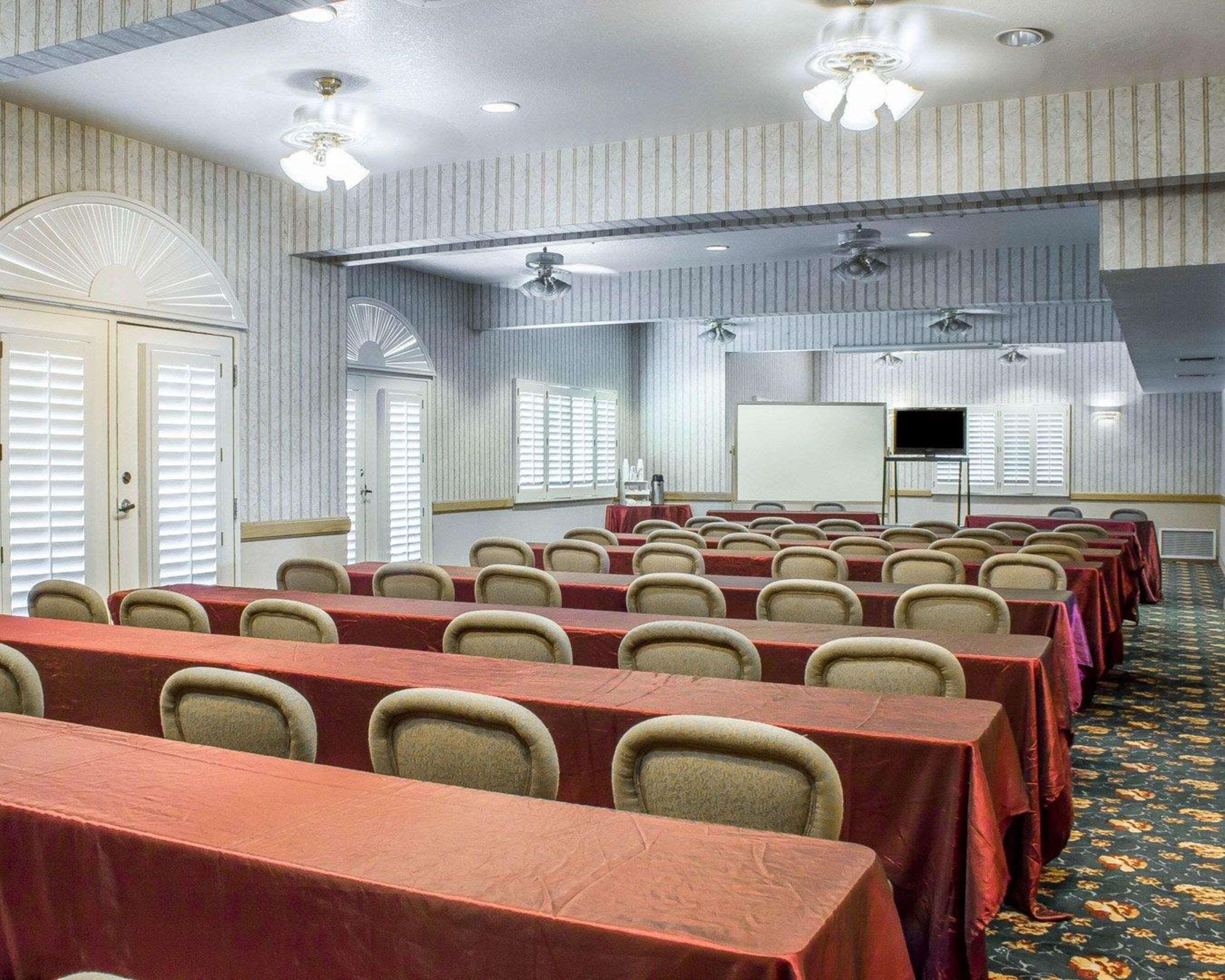Baymont By Wyndham Safford Hotel Exterior photo